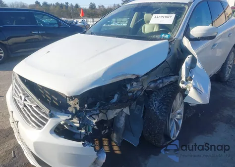 2015 Volvo Xc60 T6 из США, поврежденный, VIN YV4902RKXF2663013